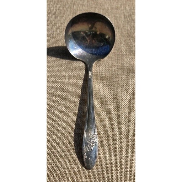 Vintage Oneida Community Tudor Queen Bess II Silver Plate 1946 Gravy Ladle 7.2" - Picture 1 of 13